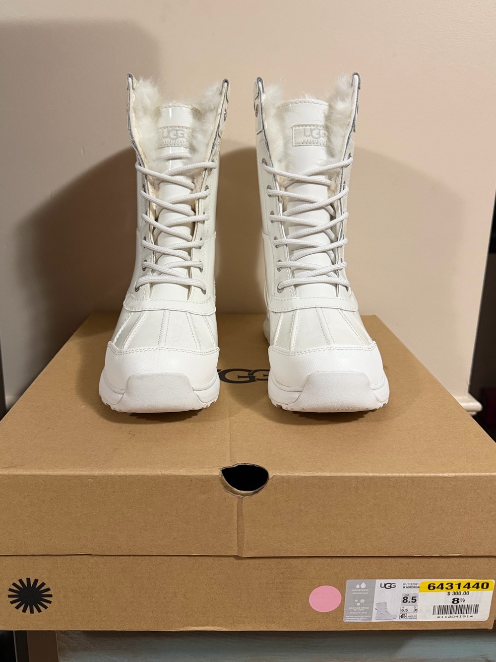 NEW UGG Patent Leather Adirondack III Boot